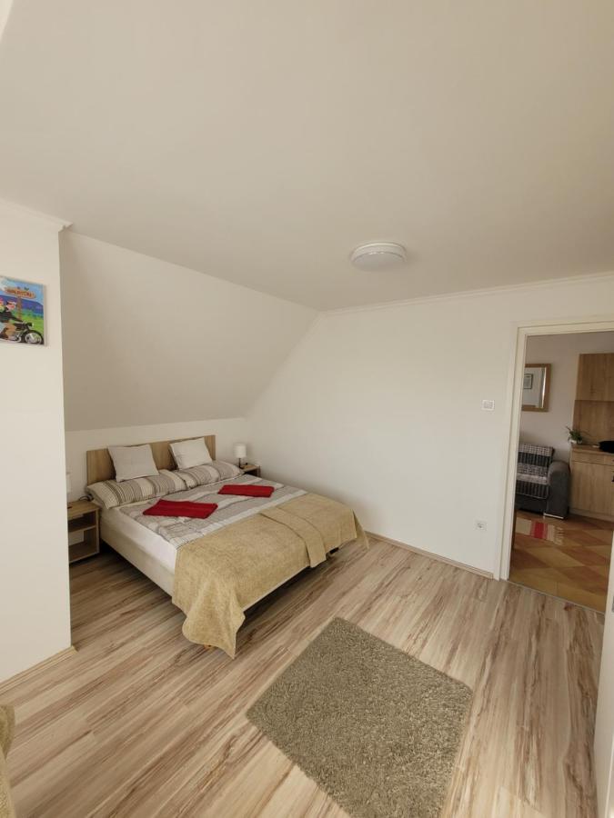 Zoe Apartman Siófok Exteriör bild