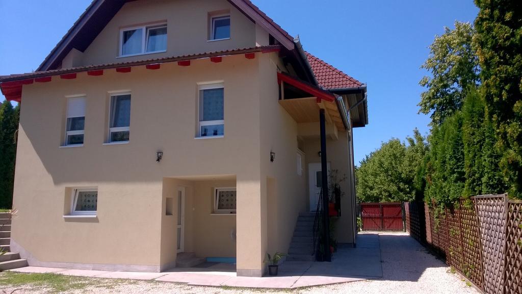 Zoe Apartman Siófok Exteriör bild